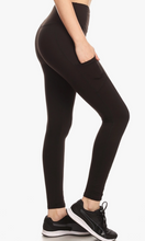 Load image into Gallery viewer, Solid Fleece Lined Sports Leggings
