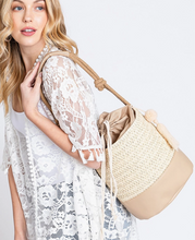 Load image into Gallery viewer, Straw Bucket Bag with Tassel
