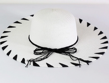 Load image into Gallery viewer, Handmade Edge Detailed Floppy Hat
